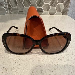 Tory Burch sunglasses with case. Pristine condition.